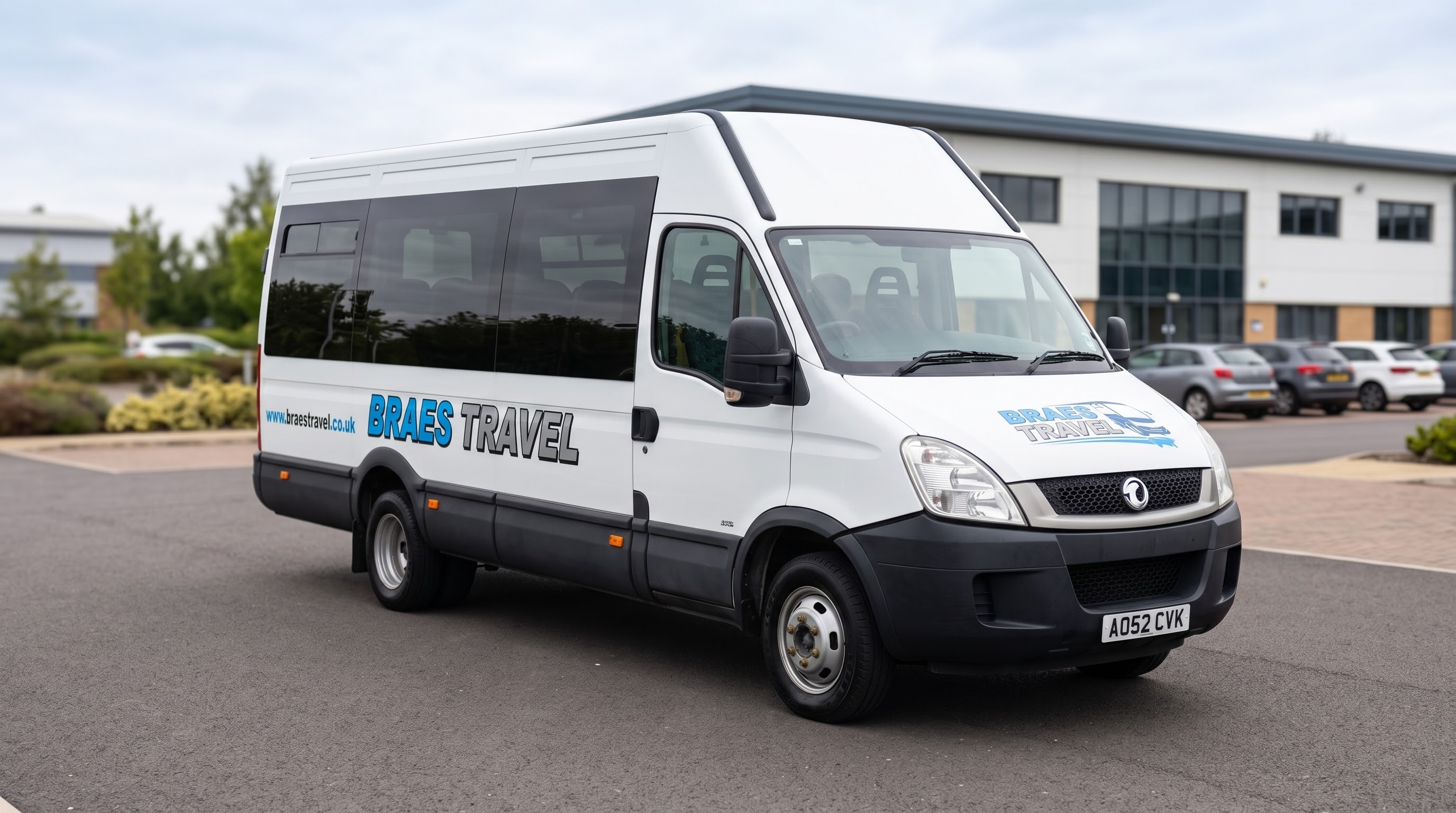 Wheelchair-accessible minibus, 16 seats